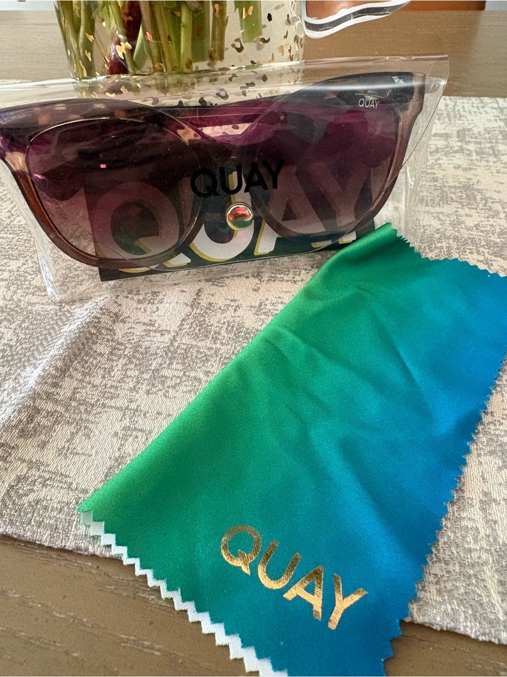 Quay Australia Tortoiseshell Cat Eye Sunglasses Gradient Lenses - It’s my way - Picture 5 of 10